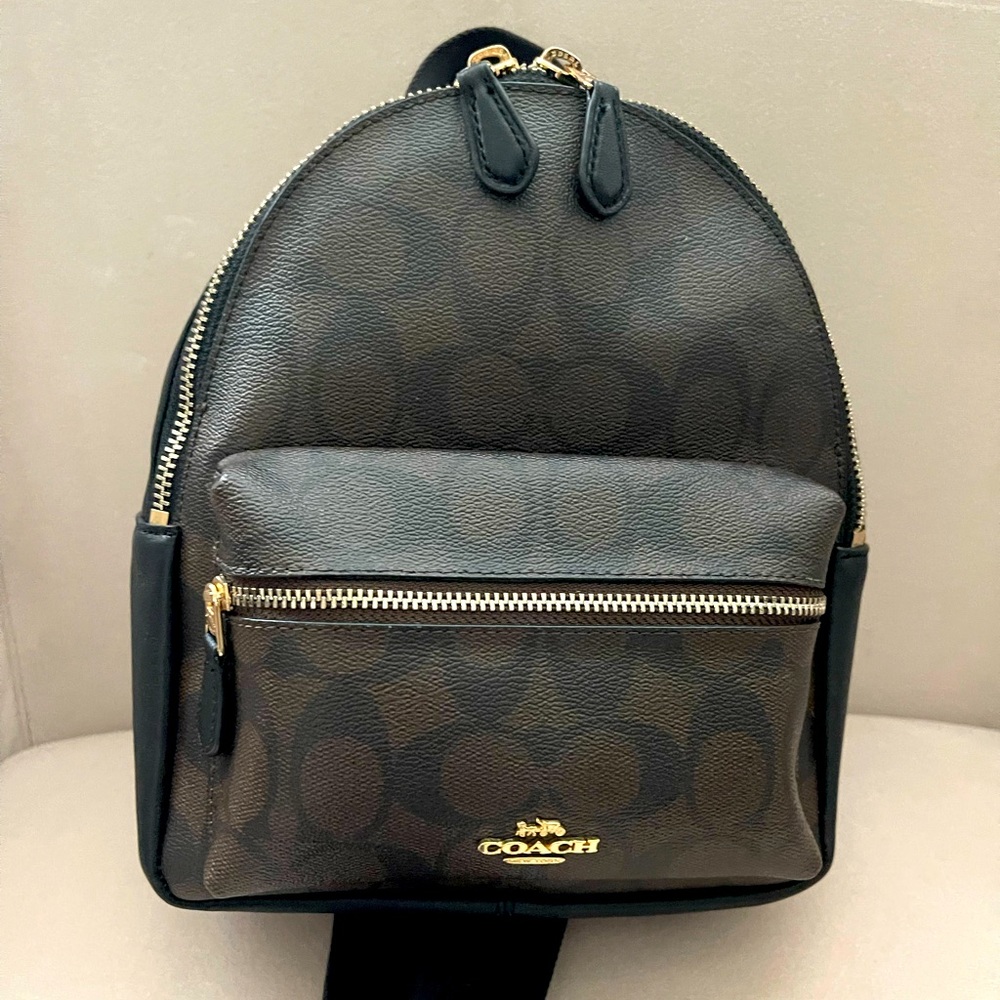 ❤️ Mini backpack in excellent condition just don’t use it! ❤️